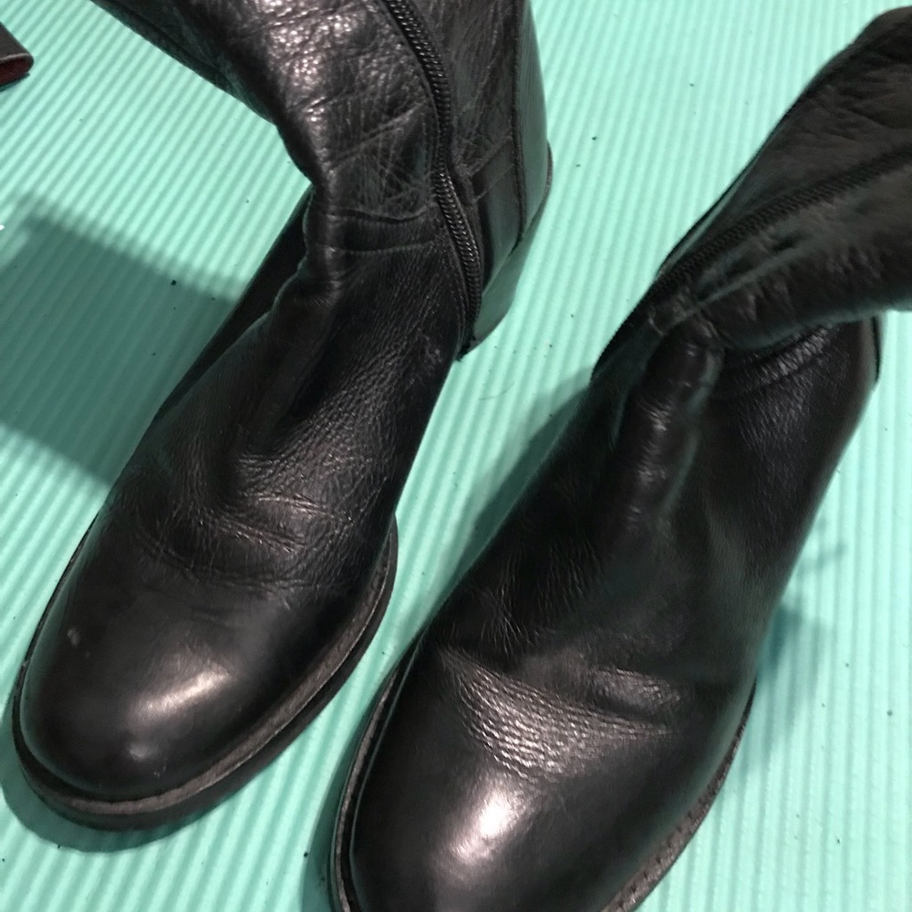 Boot - Picture 3 of 5